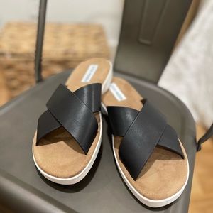 Steve Madden black sandals / women’s size 8.5